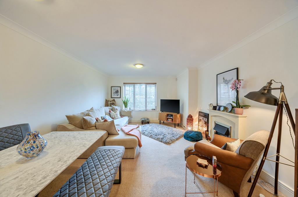 Sitting/Dining Room