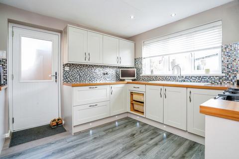 3 bedroom detached house for sale, Larkspur Way, Wakefield, WF2