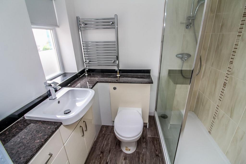 Bedroom Four Ensuite