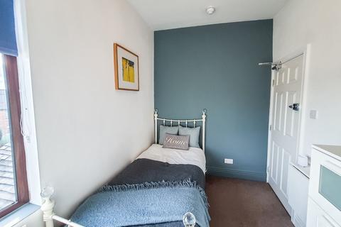 undefined, Room 6, London Road, Stoke-on-Trent, ST4