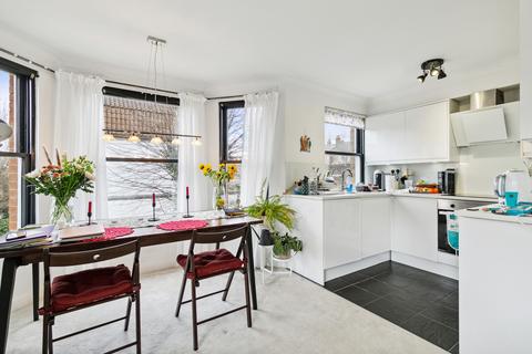 1 bedroom detached house to rent, Trinity Road, London SW18