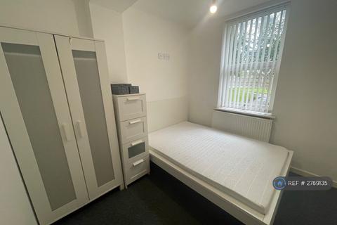1 bedroom in a house share to rent, Warrington Road, Whiston, Prescot, L35