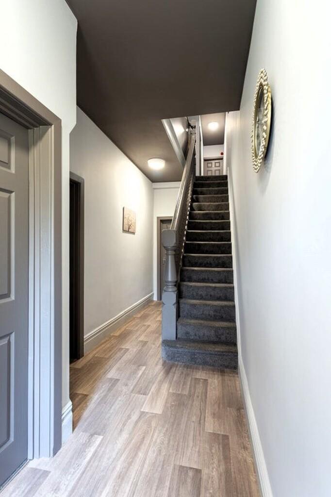 Hallway 2.jpg