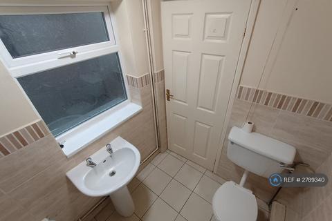 2 bedroom terraced house to rent, Clifton Road, Nuneaton, CV10