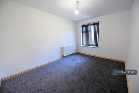 3 bedroom terraced house to rent, St Johns Close, Leeds, LS6