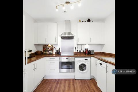 undefined, Martineau Square, London, E1