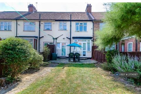 3 bedroom terraced house to rent, Causeyware Road, London, N9