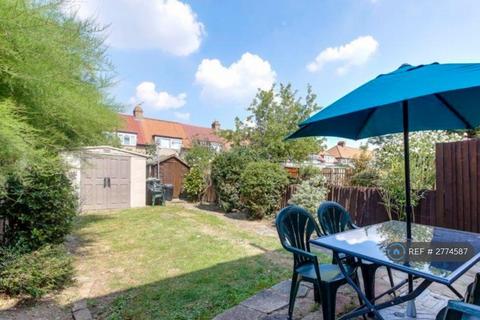 3 bedroom terraced house to rent, Causeyware Road, London, N9