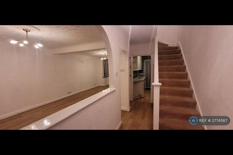 3 bedroom terraced house to rent, Causeyware Road, London, N9