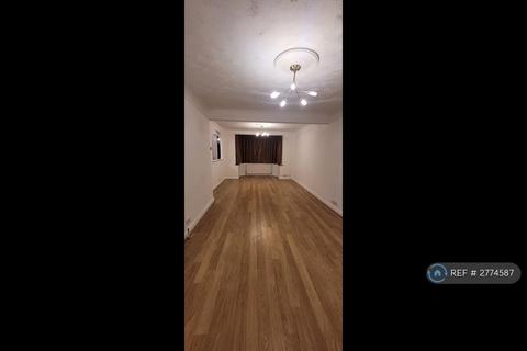 3 bedroom terraced house to rent, Causeyware Road, London, N9