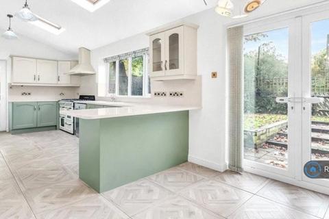 4 bedroom detached house to rent, Deeley Close, Birmingham, B15