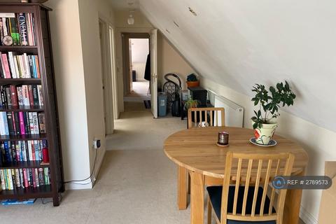 2 bedroom flat to rent, Green End Rd, Cambridge, CB4
