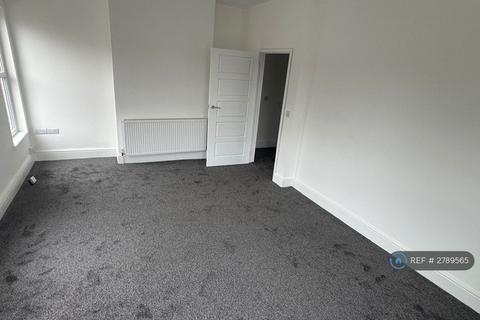 2 bedroom flat to rent, Reddish, Stockport, SK5