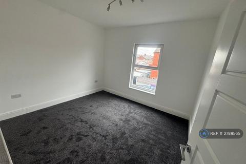 2 bedroom flat to rent, Reddish, Stockport, SK5