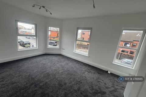 2 bedroom flat to rent, Reddish, Stockport, SK5