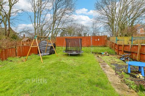 4 bedroom semi-detached house for sale, Prior Crescent, Newport PO30