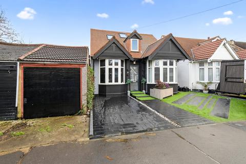 5 bedroom detached house for sale, Forterie Gardens, Ilford, IG3