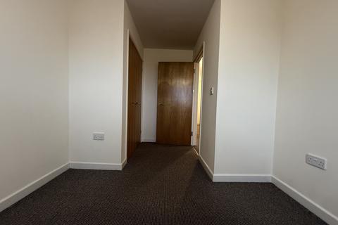 2 bedroom flat to rent, St Stephens Court, Pottery Terrace,