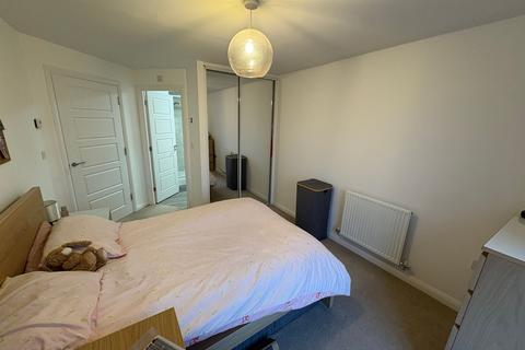 2 bedroom flat to rent, Mansell Road, Bristol BS34