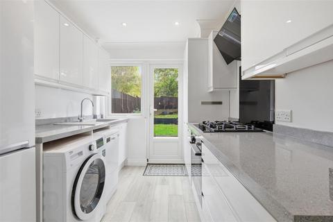 2 bedroom terraced house for sale, Monoux Close, Billericay CM11