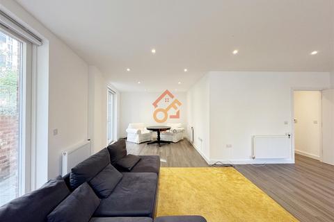 3 bedroom flat to rent, Dickinson Court, Whelan Road, London W3