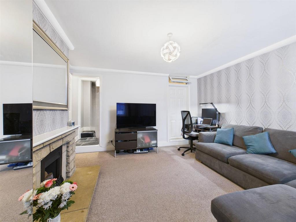 CAM02885 G0-PR0553-STILL007.jpg