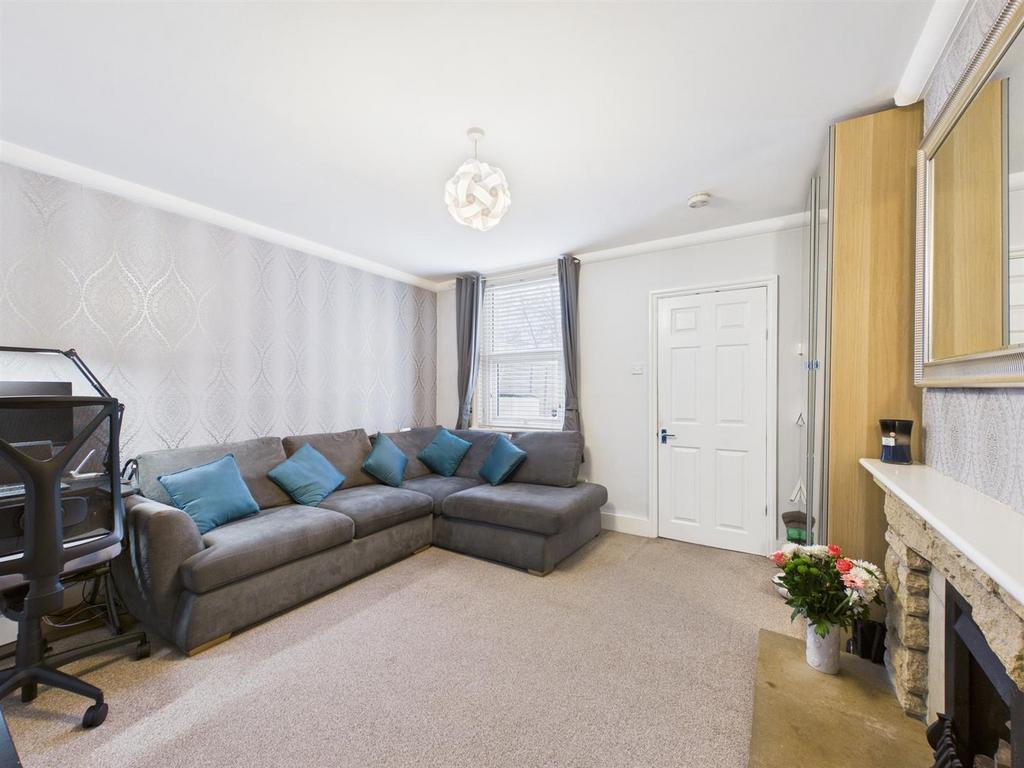 CAM02885 G0-PR0553-STILL008.jpg