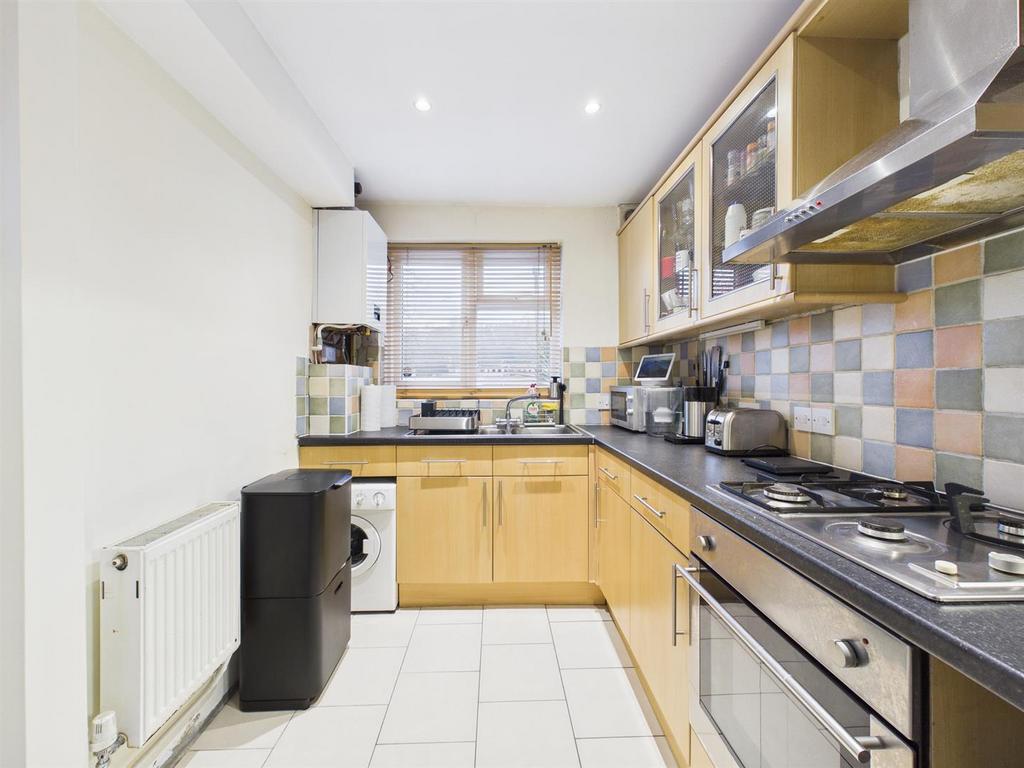 CAM02885 G0-PR0553-STILL011.jpg