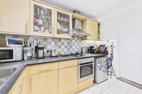 1 bedroom maisonette for sale, Farningham Road, Caterham CR3