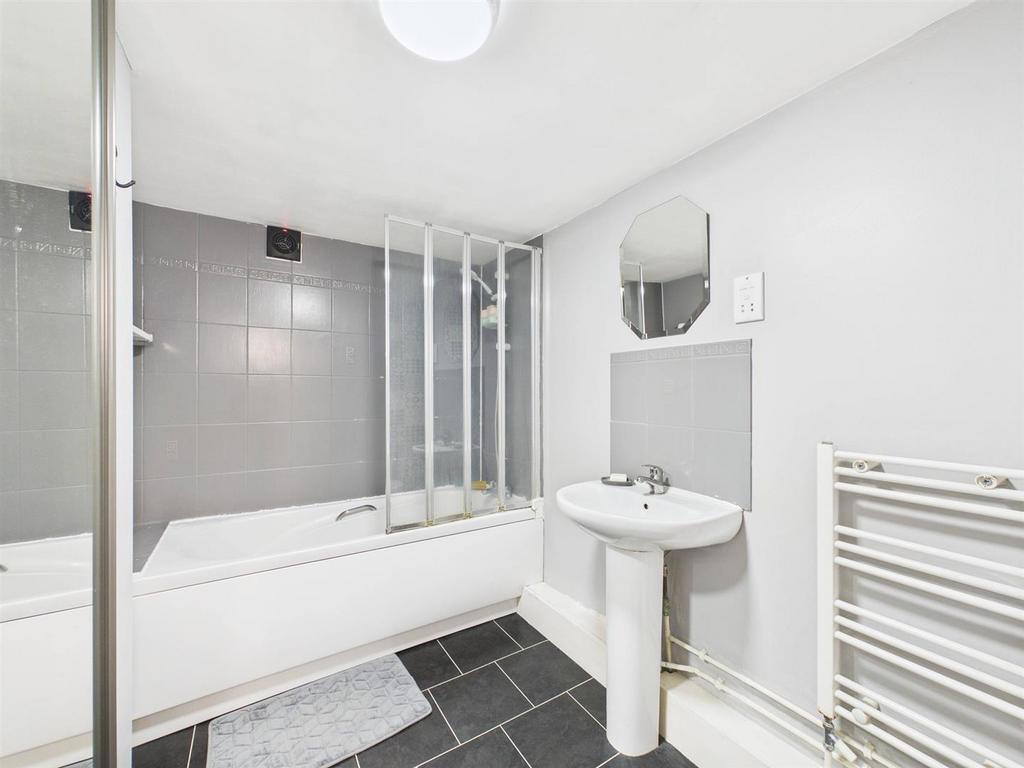 CAM02885 G0-PR0553-STILL004.jpg