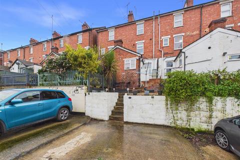 1 bedroom maisonette for sale, Farningham Road, Caterham CR3
