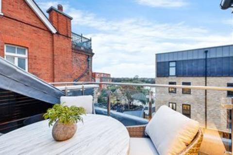 2 bedroom flat to rent, Cambridge Penthouse, Palace Wharf W6