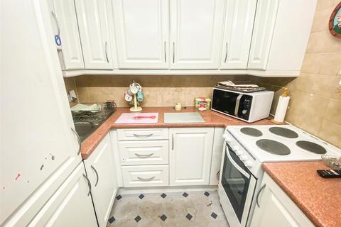 1 bedroom flat for sale, Station Road, Poole BH14