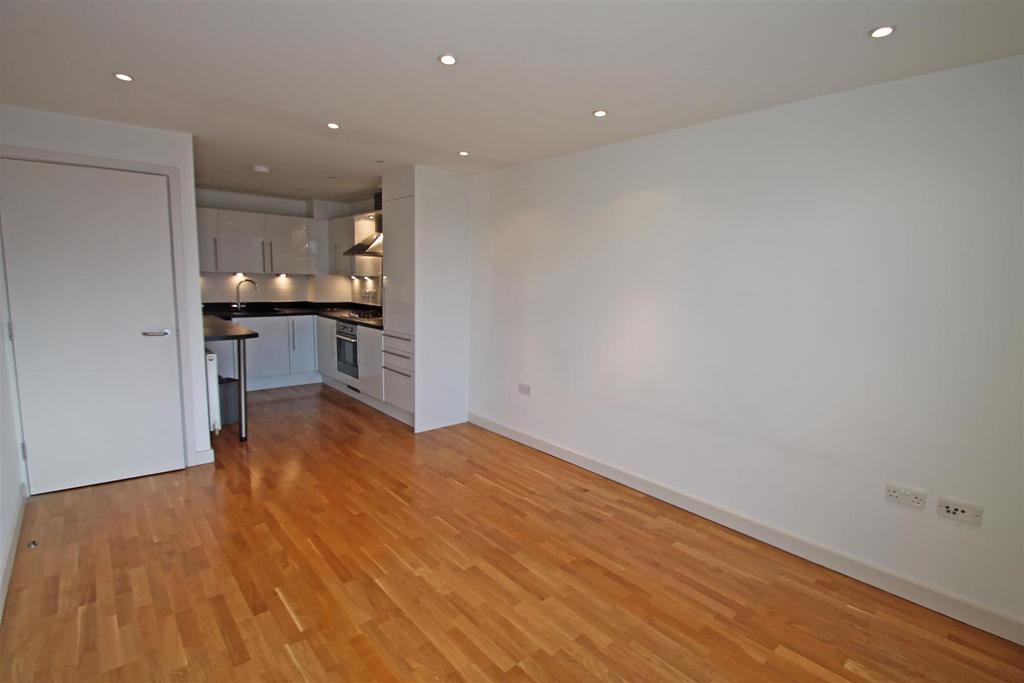 Livingkitchen.JPG