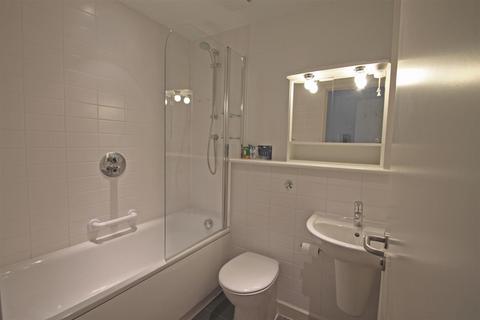 1 bedroom flat to rent, Castle Quay