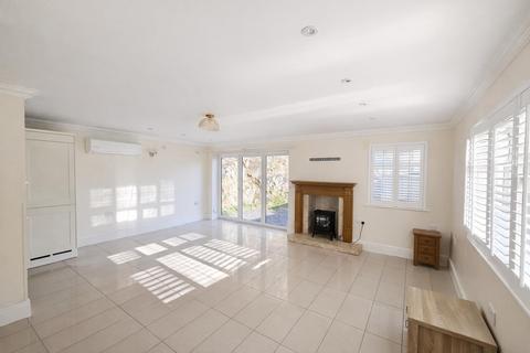 4 bedroom house for sale, Abererch Road, Pwllheli