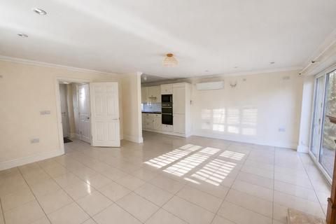 4 bedroom house for sale, Abererch Road, Pwllheli