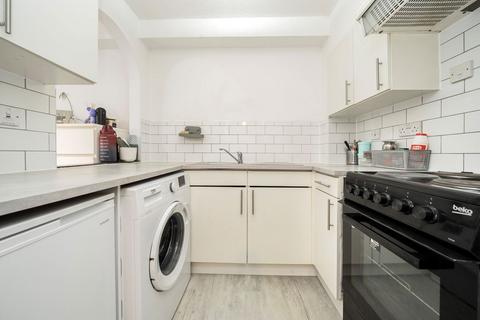 1 bedroom flat to rent, Transom Square, London E14