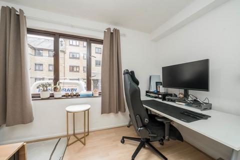 1 bedroom flat to rent, Transom Square, London E14