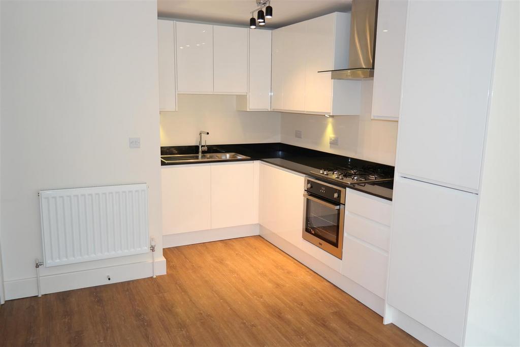 002 Bloomsbury Court - Kitchen - 1.jpg