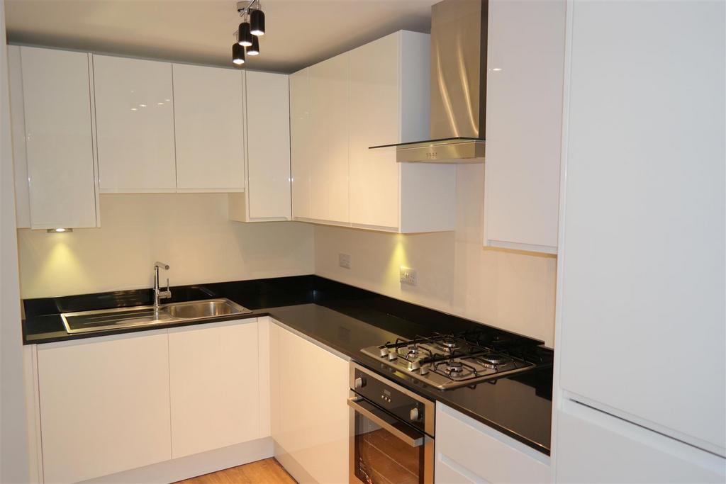 002 Bloomsbury Court - Kitchen - 2.jpg