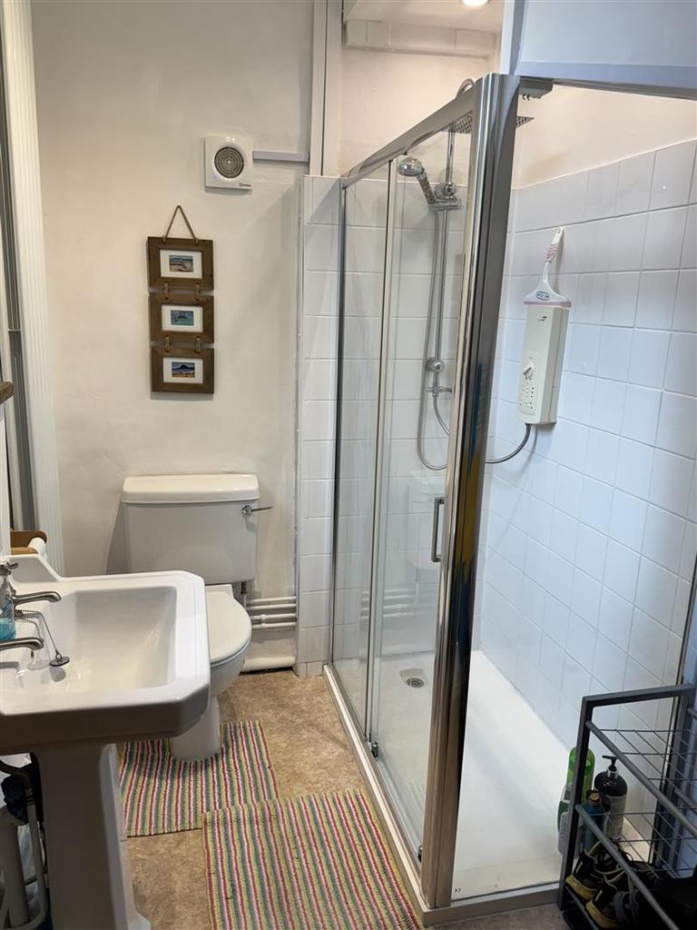 Bathroom.JPG