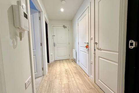 2 bedroom flat for sale, Lea Road, Waltham Abbey