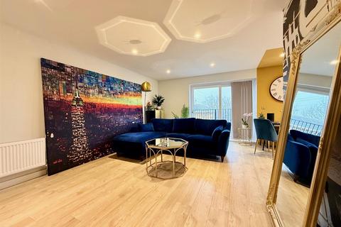 2 bedroom flat for sale, Lea Road, Waltham Abbey