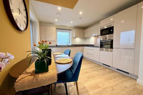 2 bedroom flat for sale, Lea Road, Waltham Abbey