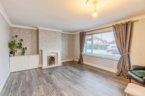 3 bedroom semi-detached house for sale, Fairoaks Drive, Wellingborough, NN9