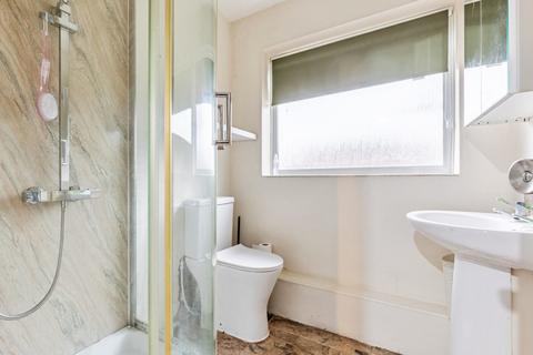 3 bedroom semi-detached house for sale, Fairoaks Drive, Wellingborough, NN9