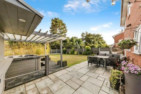 4 bedroom detached house for sale, College Fields, Stone
