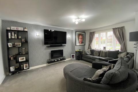 4 bedroom detached house for sale, College Fields, Stone
