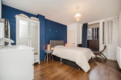 undefined, Little Somerset Street, London E1